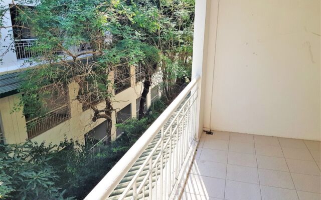 Spacious 3rd Floor Studio at Baan Suan Lalana