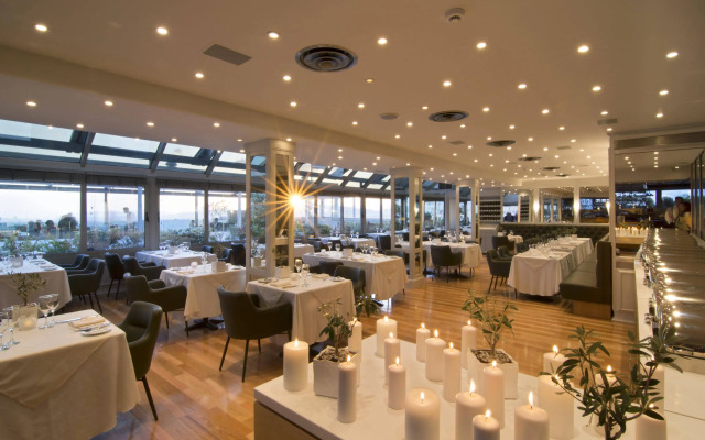 Titania Hotel