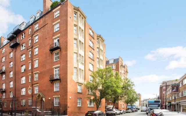 Premium 2-bed Apartment in Moscow Road