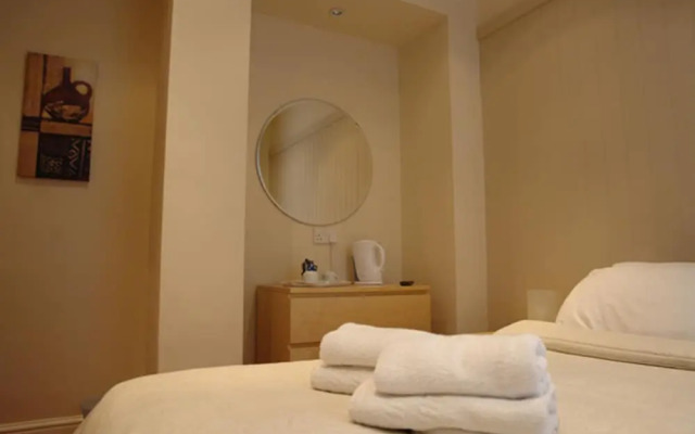 The Moon and Sixpence