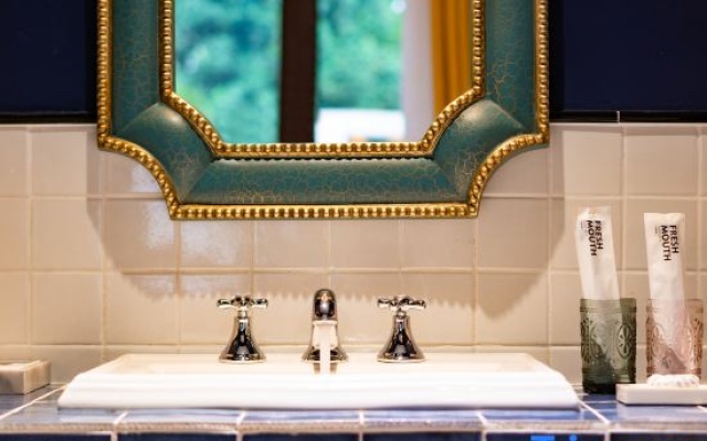 There are three Moroccan Boutique Holiday Homestays in Beicheng – Bathroom – Beihai