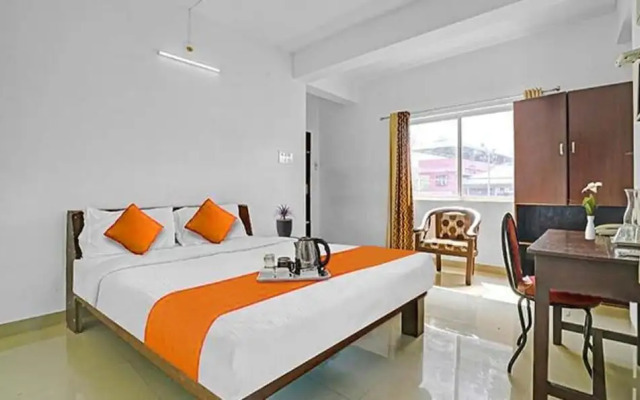 Oyo 90840 Majestic Raja Nagari