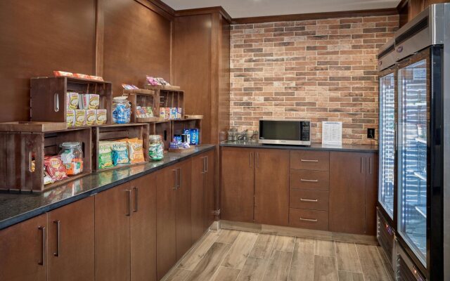 Four Points by Sheraton Edmonton West