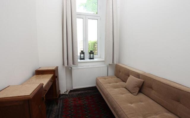 Hoheschule Apartment Courbette