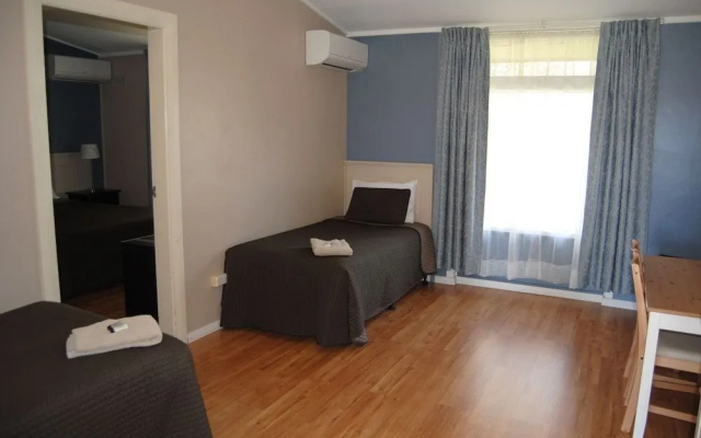 Airlie House Motor Inn