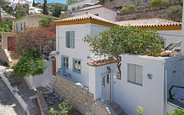 Douskos Citrus Apartments Hydra