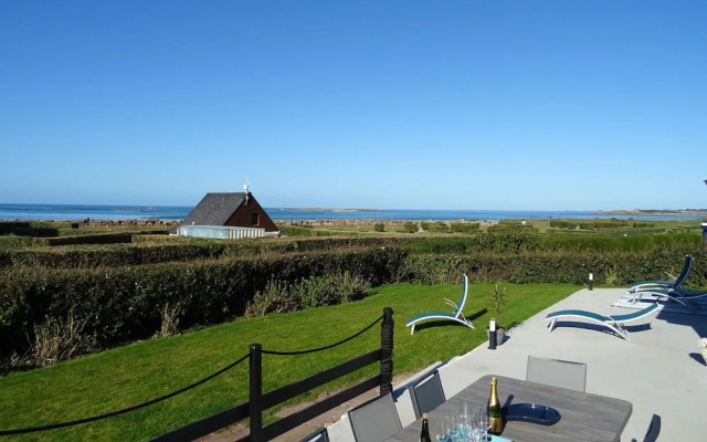 Magnificent Villa by the sea