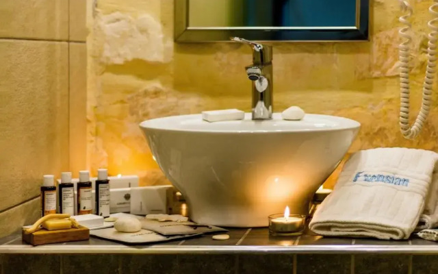 Exensian Villas & Suites