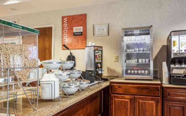 Comfort Suites Near University