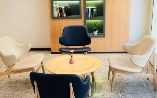 Hanting Hotel Binjiangdao