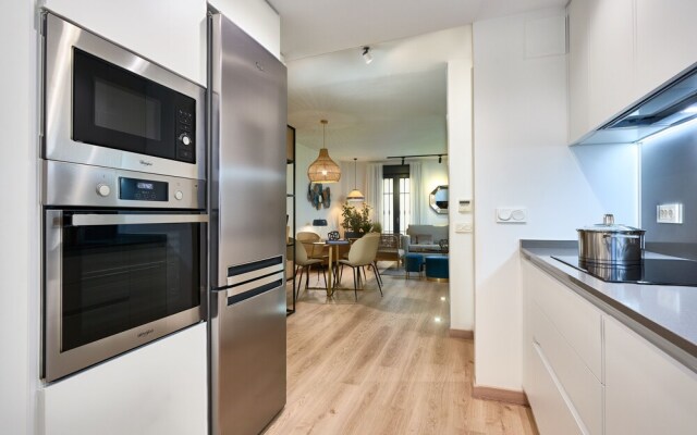 ELEVEN Apartments Real de la Carretería, by Homing U