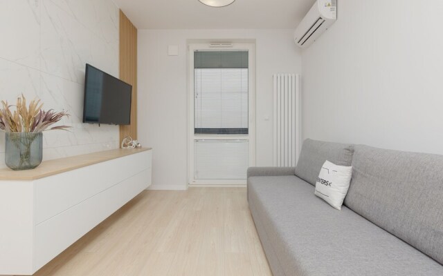 Wiktoryn Apartment Warsaw by Renters