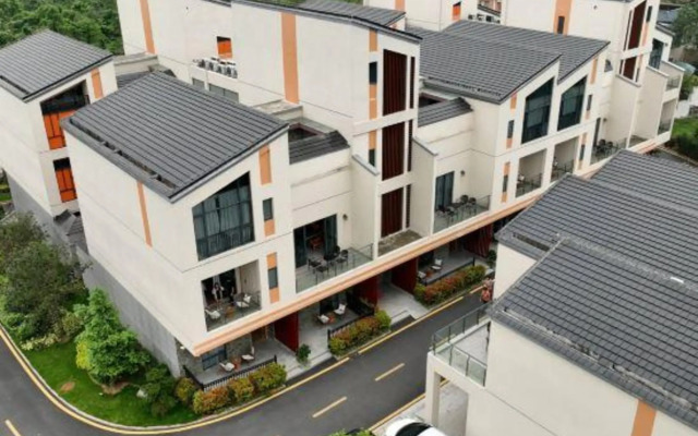 Gaotan Hot Spring Hotel