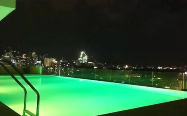 Cebu Infinity Pool Near Mall