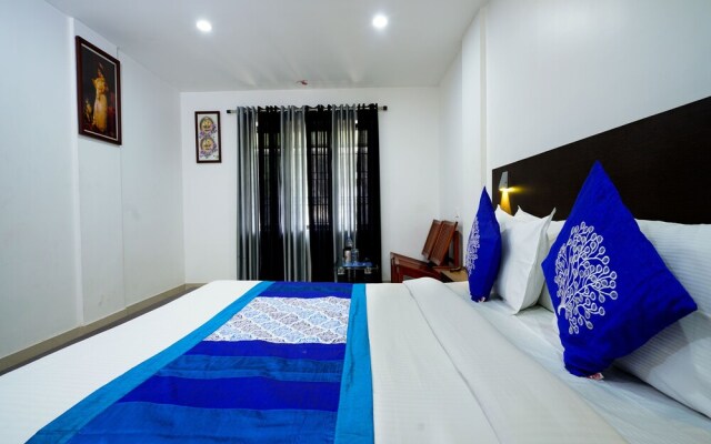 OYO 022 Hotel Halfmoon