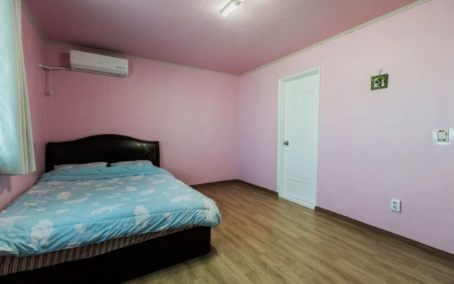 Goseong Good Day House Pension