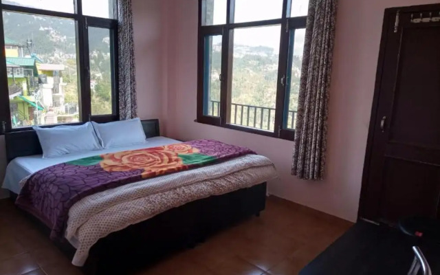 Goroomgo Thakur Home's Shimla