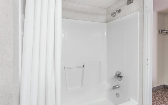 Wingate by Wyndham - Joliet