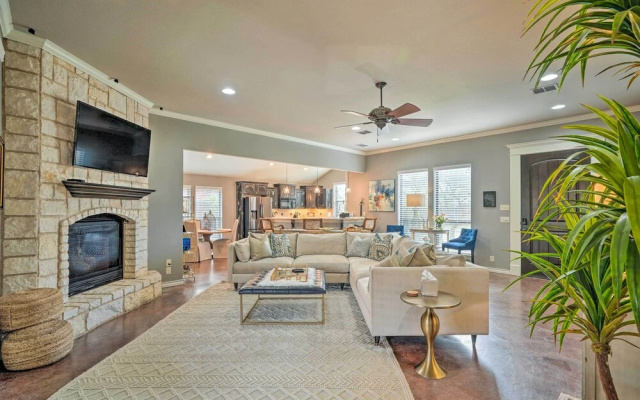Luxe Midland Retreat w/ Patio, Grill & Yard!