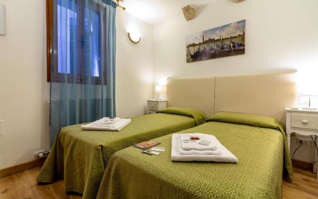 Veneziacentopercento B&B - Rooms & Apartments in Venice