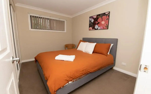 Phillip Villa, Modern & Fresh, Close to Town, Free Wifi
