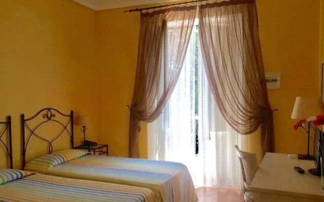 Hotel Etna