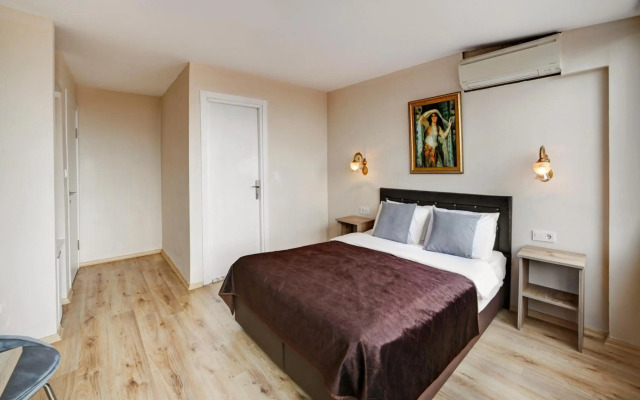 Serenity Hotel