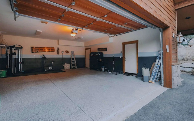 The Elevator House Sleeps 10!