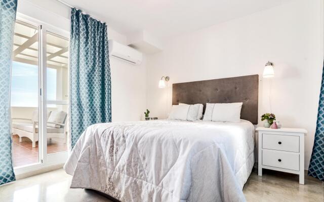 PDM - Elegant Apartment with Breathtaking Sea view