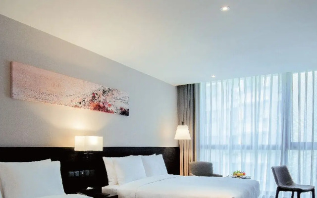 Platinum Hotel