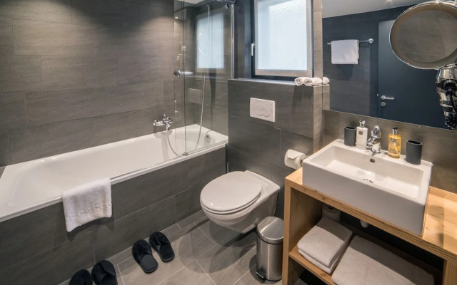 Mountain Exposure Luxury Chalets & Penthouses & Apartments