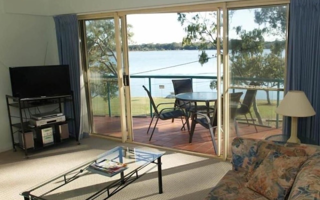 The Esplanade Riverview Holiday Apartments – Balcony – Maroochydore