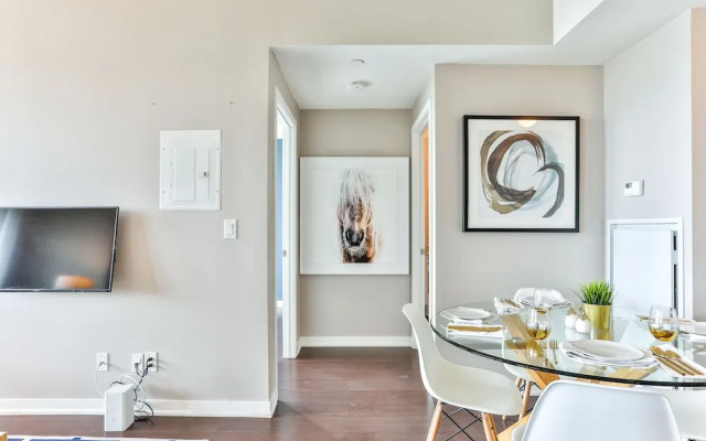 Liberty Village Condo w Parking