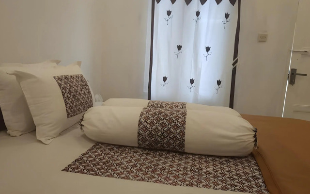 Genthong Homestay - Hostel