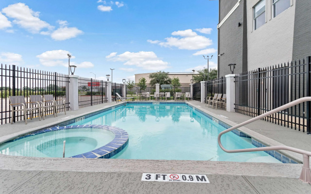 Hawthorn Extended Stay by Wyndham Port Arthur