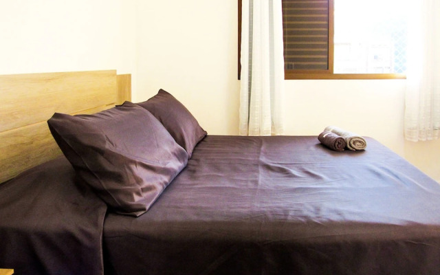 Apto a 200 m da Praia das Pitangueiras-guaruj SP