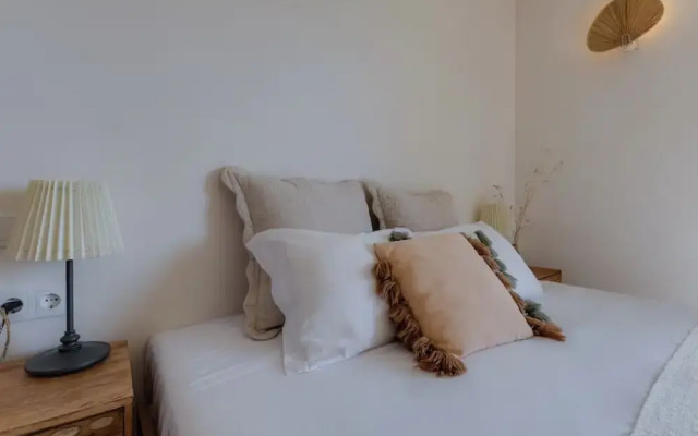 Eco Stay on the Hill by Sea N' Rent