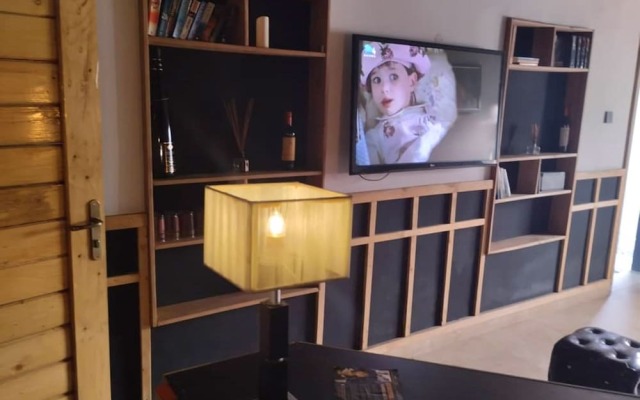 The Crib-Artist Residence