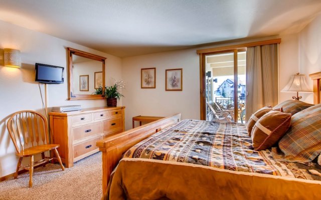 2BR View of Mt. Crested Butte and Lift - No Cleaning Fee! by RedAwning