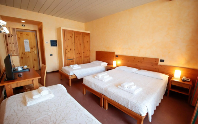 Pràcatinat Hotel & Restaurant
