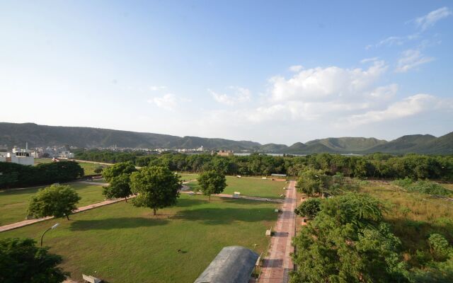 OYO 18515 Hotel Jal Mahal Jhalak Palace