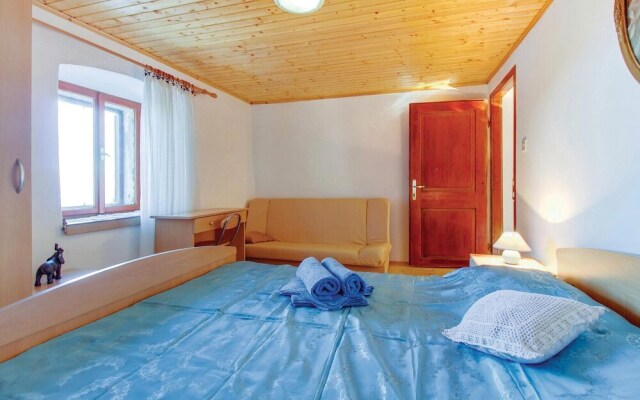 Awesome Apartment in Valun With 1 Bedrooms