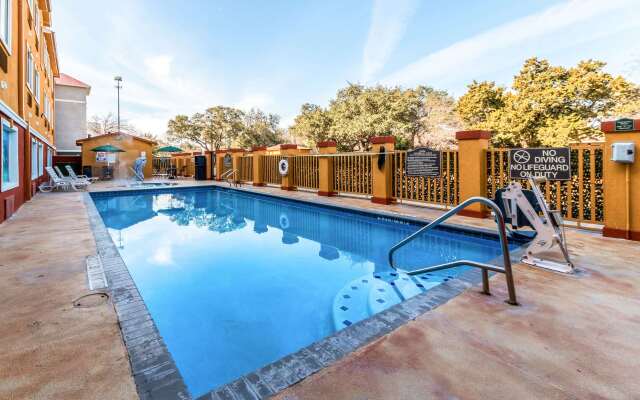 Quality Inn & Suites SeaWorld North