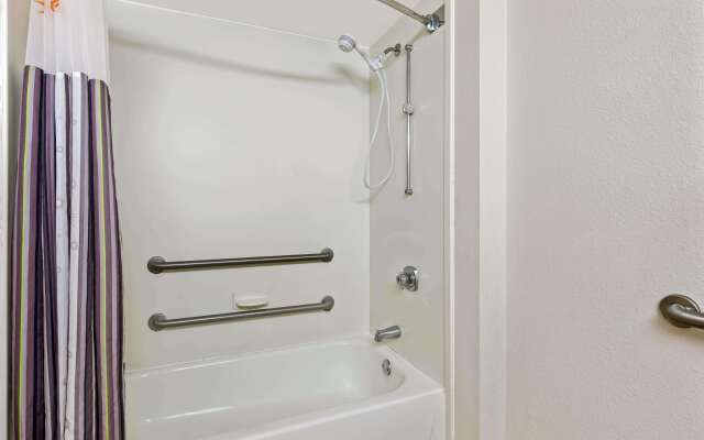 La Quinta Inn & Suites by Wyndham Macon
