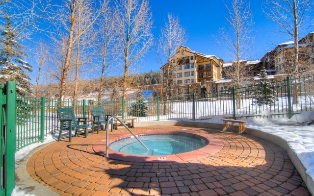 Zephyr Mountain Lodge