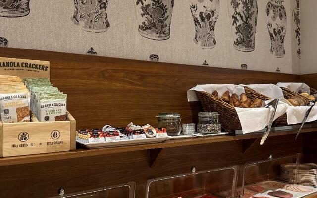 Отель Cornelisz