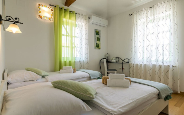 Villa Zelda Comfortable Holiday Residence