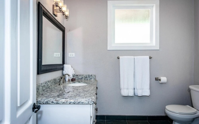 Luxury Ocean-view Flamingo Home Sleeps 10 - Walk to Beach