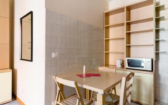 Calari 9 - Bright Studio With Balcony