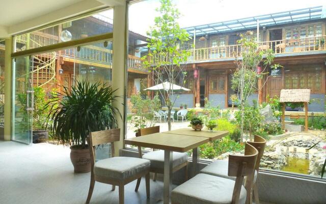 Tourist Courtyard Hotel